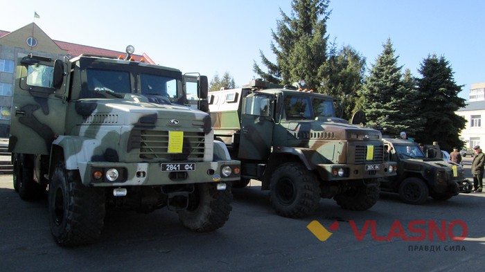 виставки боєвої техніки із зони АТО у Калинівці фото
