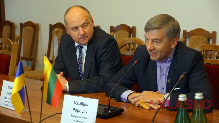 Директор департаменту освіти, культури та туризму міста Каунас Віргініус Мажейка та заступник мера цього міста Васіліус Поповас фото