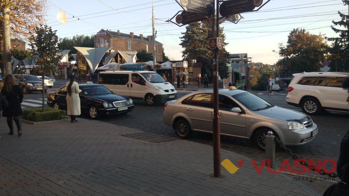 паркування на соборній фото
