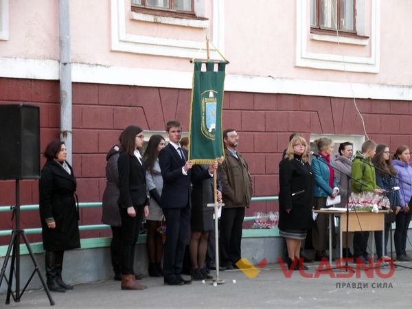 У вінницькій школі учні вирощували тутового шовкопряда для фабрик 