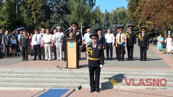 присяга першокурсників Вищого професійного училища Львівського державного університету у Вінниці фото