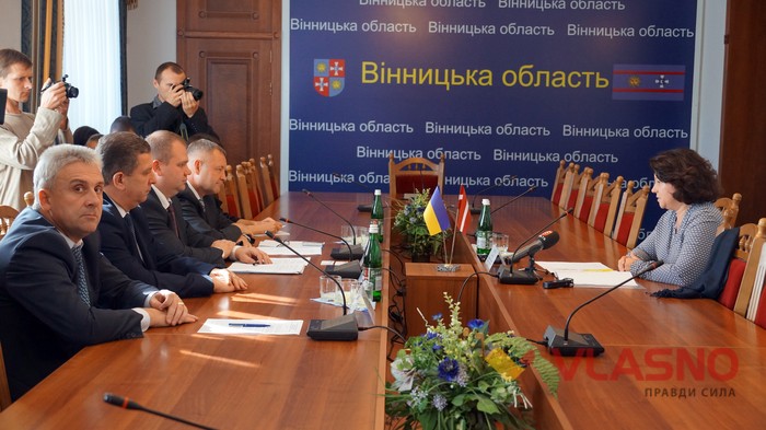 посол Латвії Аргіта Даудзе у Вінниці фото