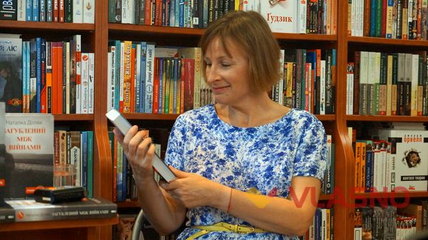 Вінницька романістка описала історію українця, який врятував Вінстона Черчилля 