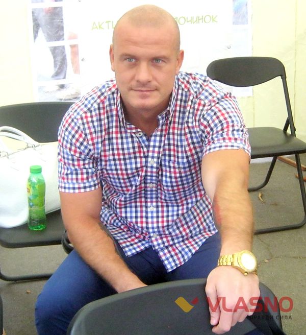 Богатирі зі всієї країни демонстрували силу у Вінниці  