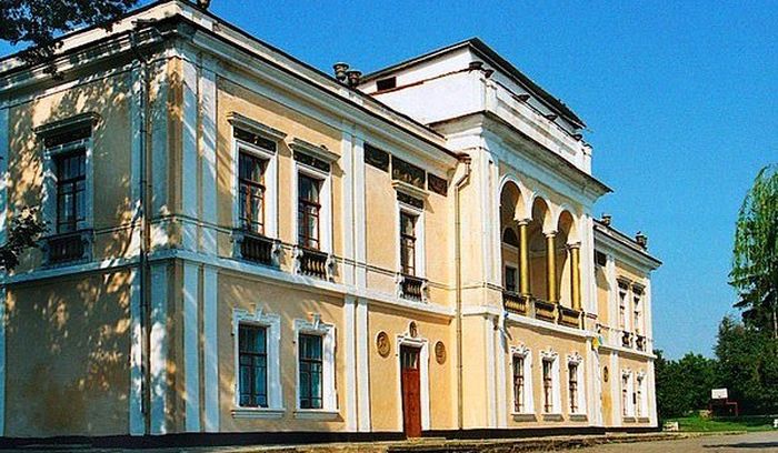 палац в котюжанах фото