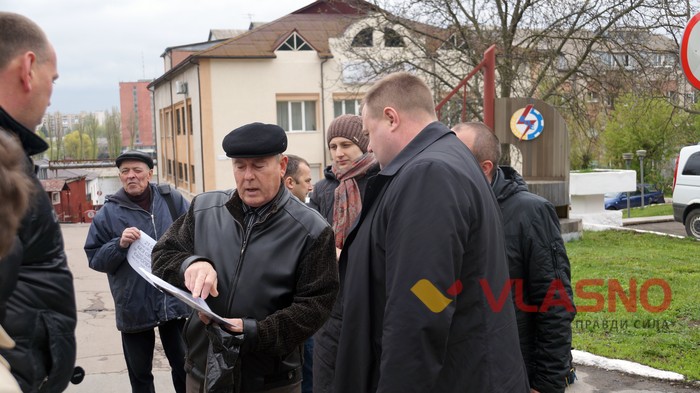 мітинг мешканців будинку на вулиці Академічна 56 у Вінниці фото