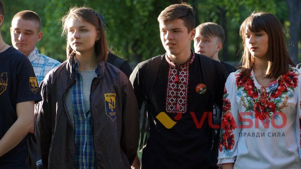 Марш української незламності зібрав вінничан у вишиванках