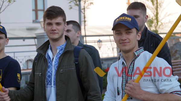 Марш української незламності зібрав вінничан у вишиванках