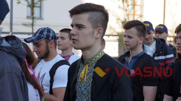 Марш української незламності зібрав вінничан у вишиванках