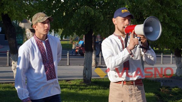 Марш української незламності зібрав вінничан у вишиванках