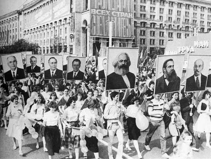 першотравнева маніфестація в Києві у 1986 році фото