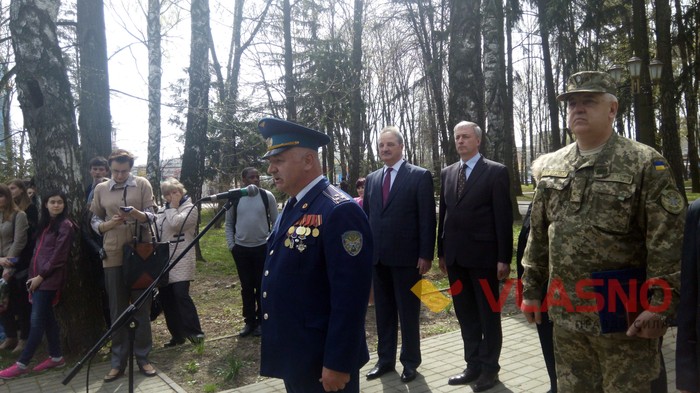 військова присяга випускників Вінницького медуніверситету фото