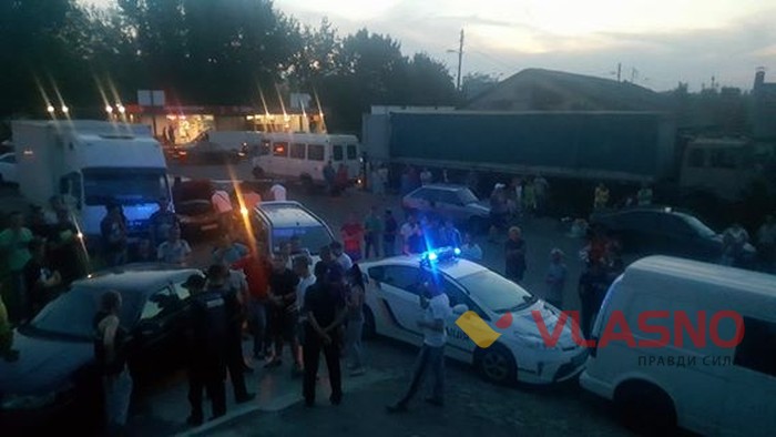 патрульні автомобілі з підробленими номерами фото