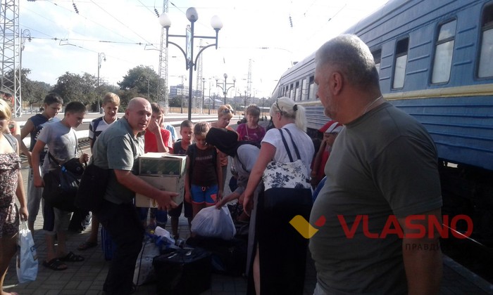 діти-переселенці з Красногорівки у Львові фото