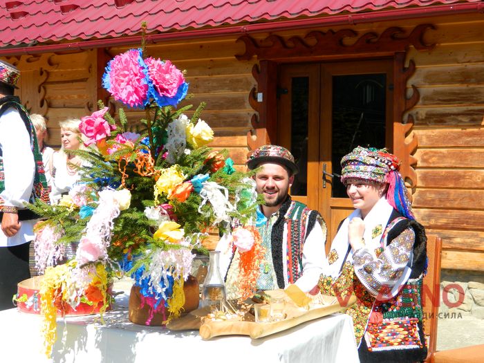 Selo-Kryvorivna-vesillia-2