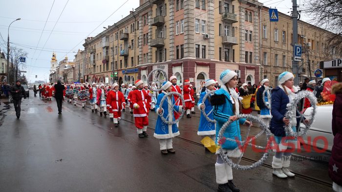 парад дідів морозів фото