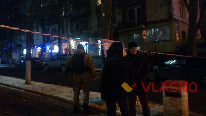 підозріла валіза біля СБУ фото