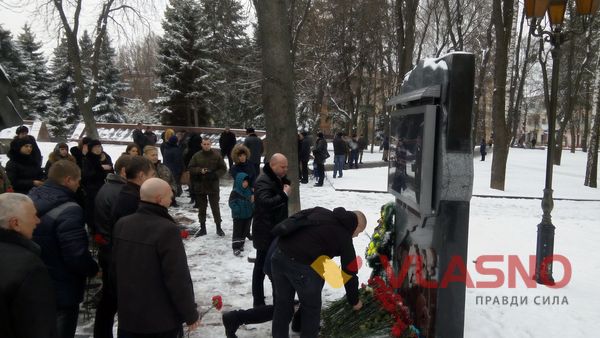 Дебальцеве-вшанування-6-фото