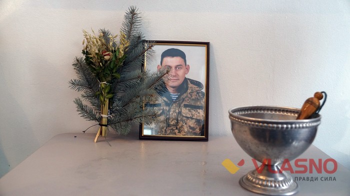 відкриття меморіальної дошки Олександру Кондратюку фото