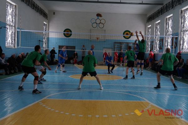 Вінницькі волейбольні «ветерани» зійшлися у відкритому чемпіонаті 