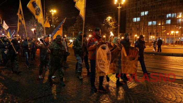 марш на честь Героїв Крут у Вінниці фото