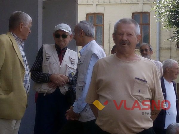 На вінницькому віче закликали молитися вдома за Україну 