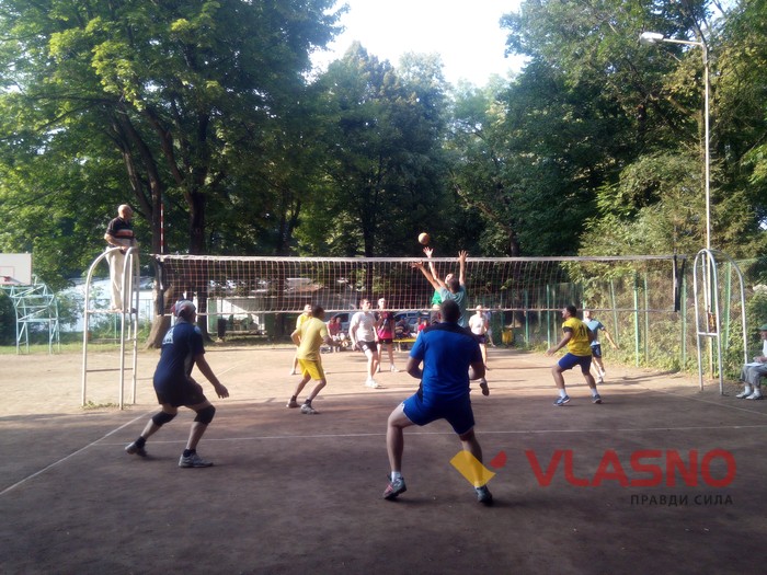 волейбольний турнір "Всі покоління в одній команді" фото