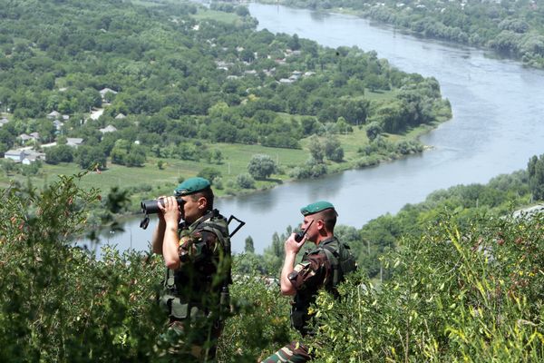 60 незаконних мігрантів намагалися перетнути державний кордон на Вінниччині 