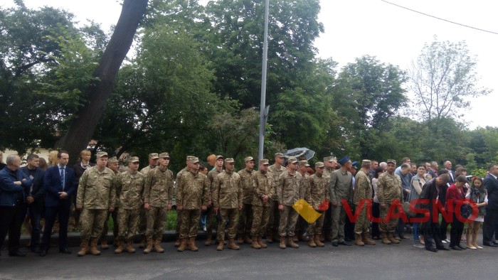 відкриття меморіальної дошки вінницьким льотчикам Дмитру Майбороді та Костянтину Могилку фото