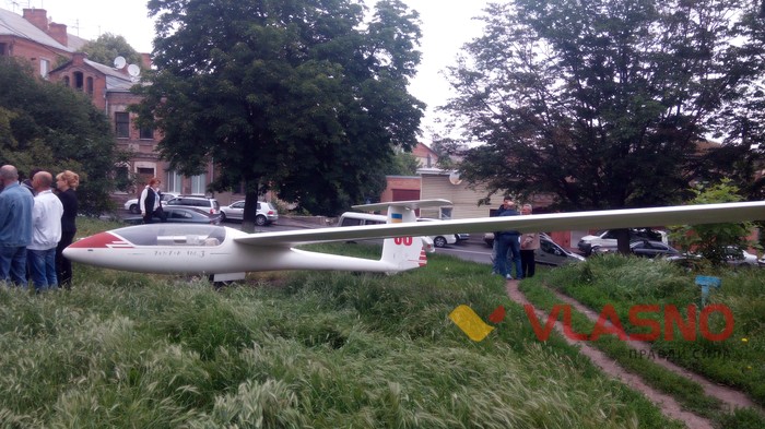 відкриття меморіальної дошки вінницьким льотчикам Дмитру Майбороді та Костянтину Могилку фото