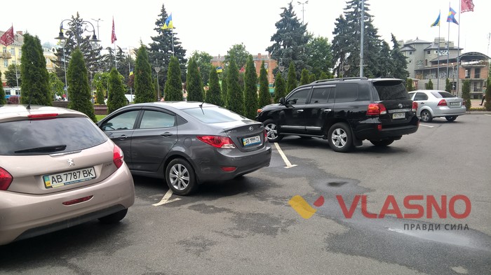 службові автомобілі Вінницької міської ради фото