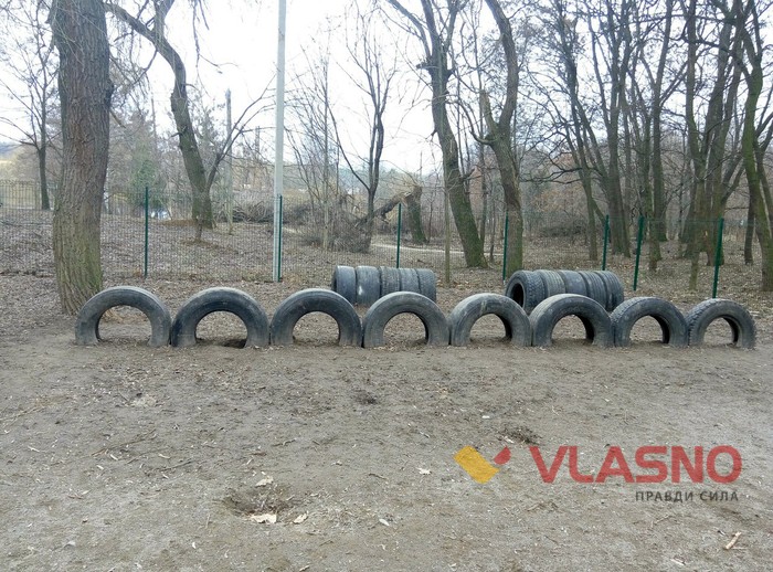 майданчик для вигулу собак у Вінниці фото