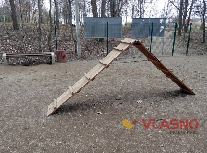 майданчик для вигулу собак у Вінниці фото