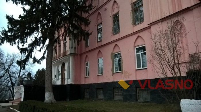 палац у Чернятині фото