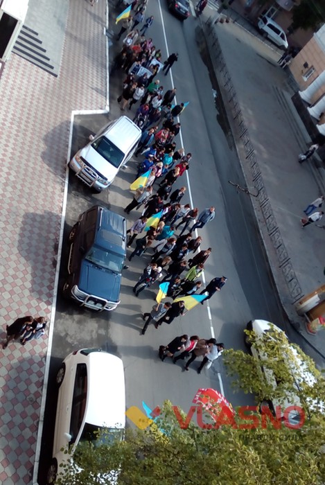 мітинг батьків ЗОШ 5 під Вінницькою міською радою фото