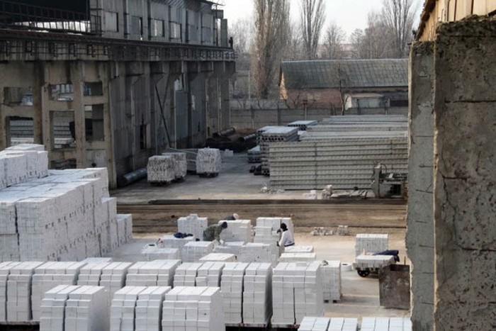 Ладижинський завод силікатної цегли фото
