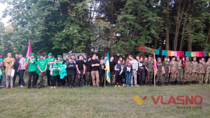 25 роїв «Джури» випробовували себе на аеродромі в Сутисках