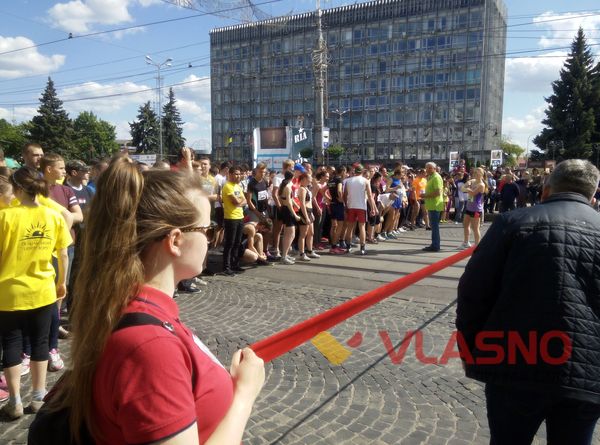 Вінничани цілими родинами пробігли центром міста 