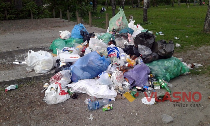 сміття на Бригантині у Вінниці фото
