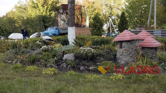 палац Холоневських в Іванові фото