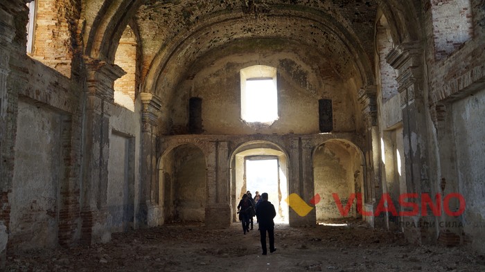 костел у селі Межирів фото