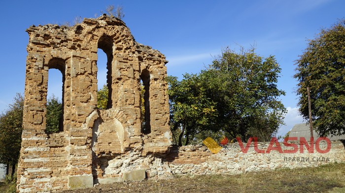 костел у селі Межирів фото