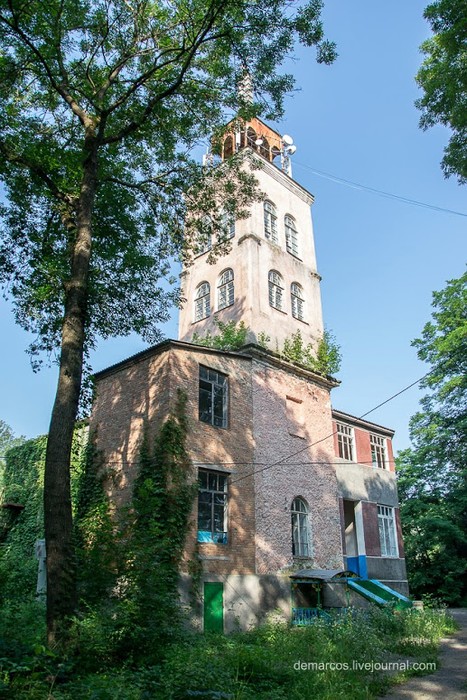 башта у садибі Петра Вітгенштейна фото