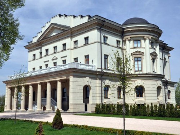 палац Розумовського в Батурині фото
