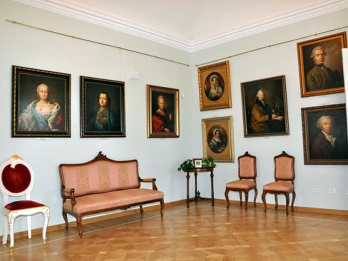 палац Розумовського в Батурині фото