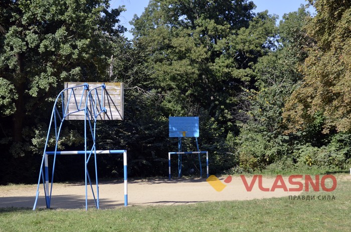 школа у селі Митки фото