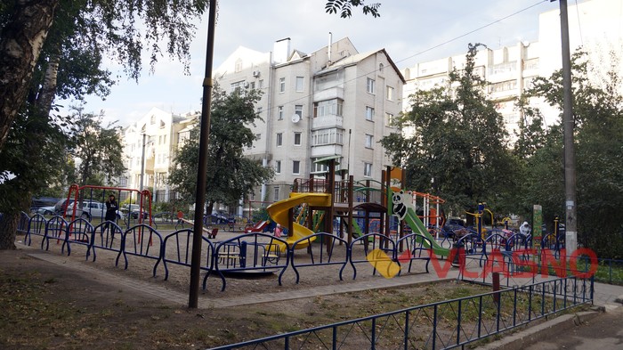 дитячий майданчик фото