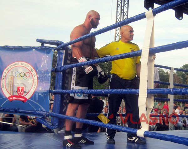 Чемпіоном Європи серед боксерів-професіоналів став вінничанин Роман Головащенко