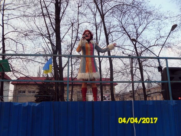 народний артист України Олег Білик на передовій фото