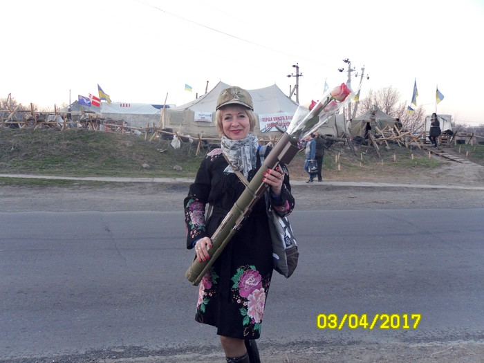 народний артист України Олег Білик на передовій фото
